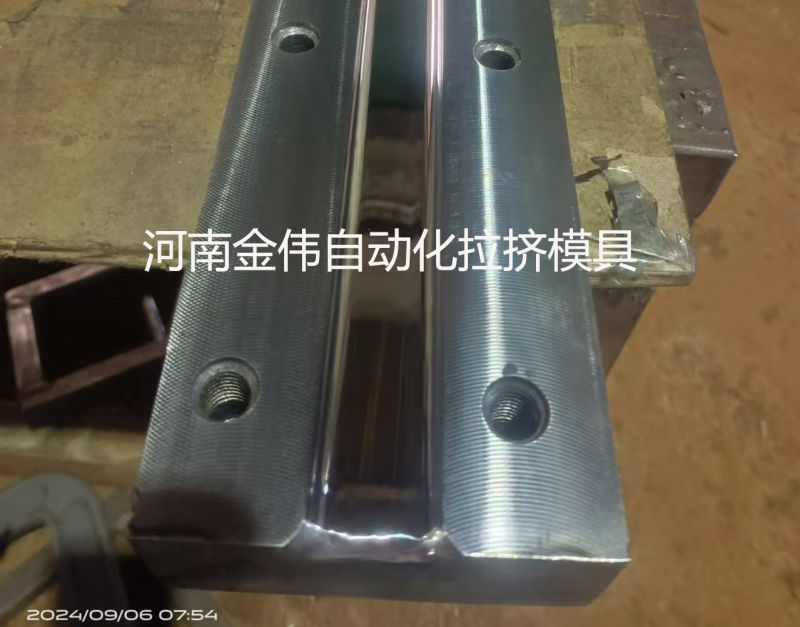 拉伸和擠出模具的區(qū)別在于哪里？